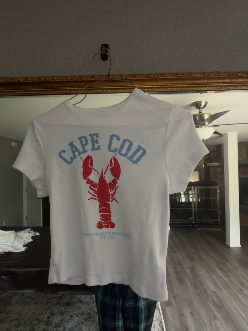 No Boundaries White Kids T‑Shirt with Red Lobster and Blue 'Cape Cod' Text